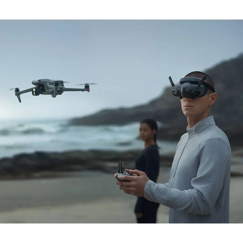 dji-goggles-3-flying.webp